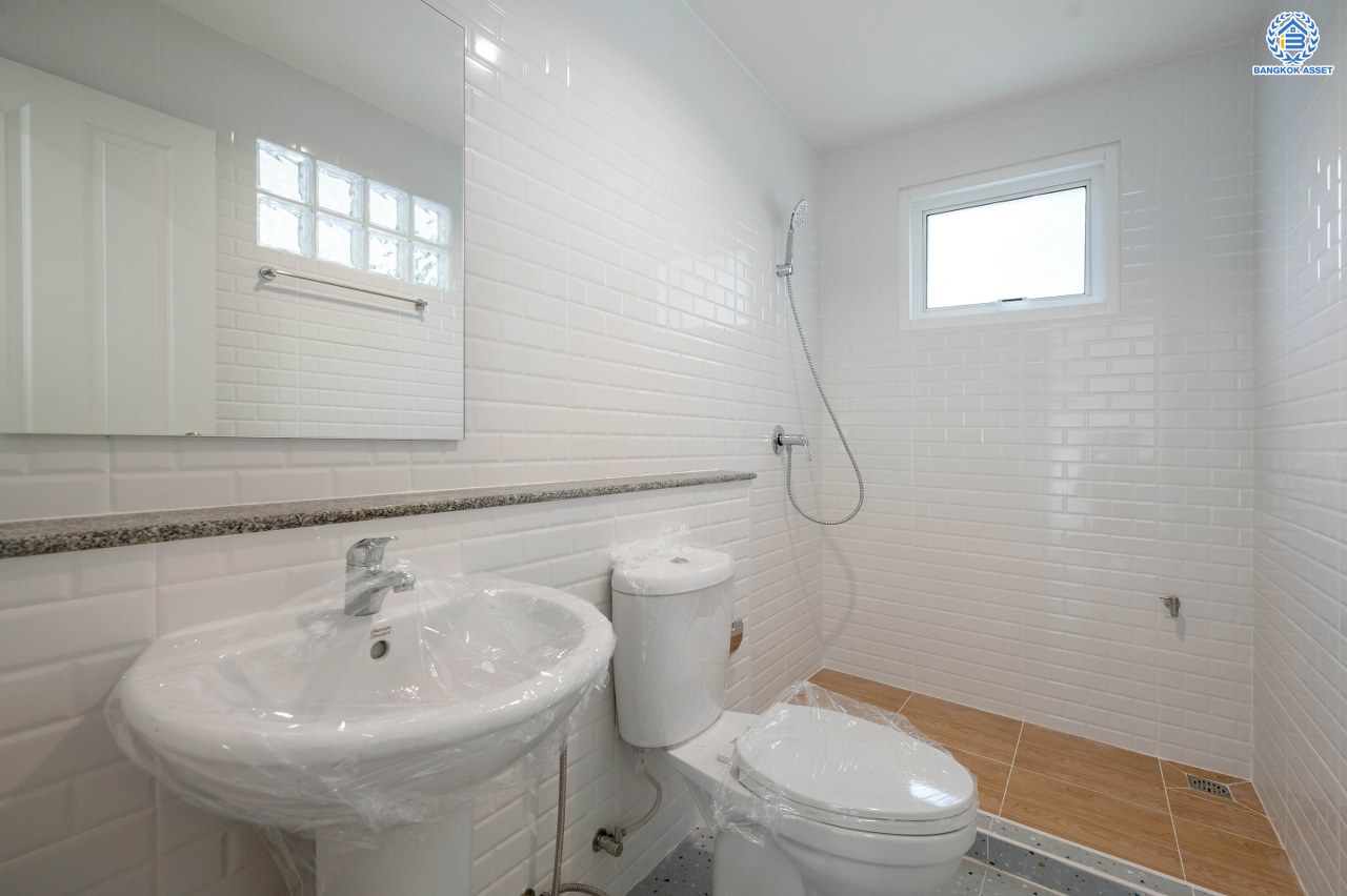 บ้านมือสองตกแต่งใหม่ โครงการ ชัยพฤกษ์ ติวานนท์-ราชพฤกษ์1 เนื้อที่ 56.3 ตร.ว. ฟังก์ชัน 3 ห้องนอน 2 ห้องน้ำ สภาพแวดล้อมดี บนทำเลศักยภาพ หน้าโครงการติดถนนใหญ่ เชื่อมต่อถนนราชพฤกษ์ ใกล้จุดขึ้นทางด่วน "ศรีสมาน" ใกล้ห้าง "เซ็นทรัล เวสต์เกต" และ "โรบินสัน ไลฟ์สไตล์ ศรีสมาน"...